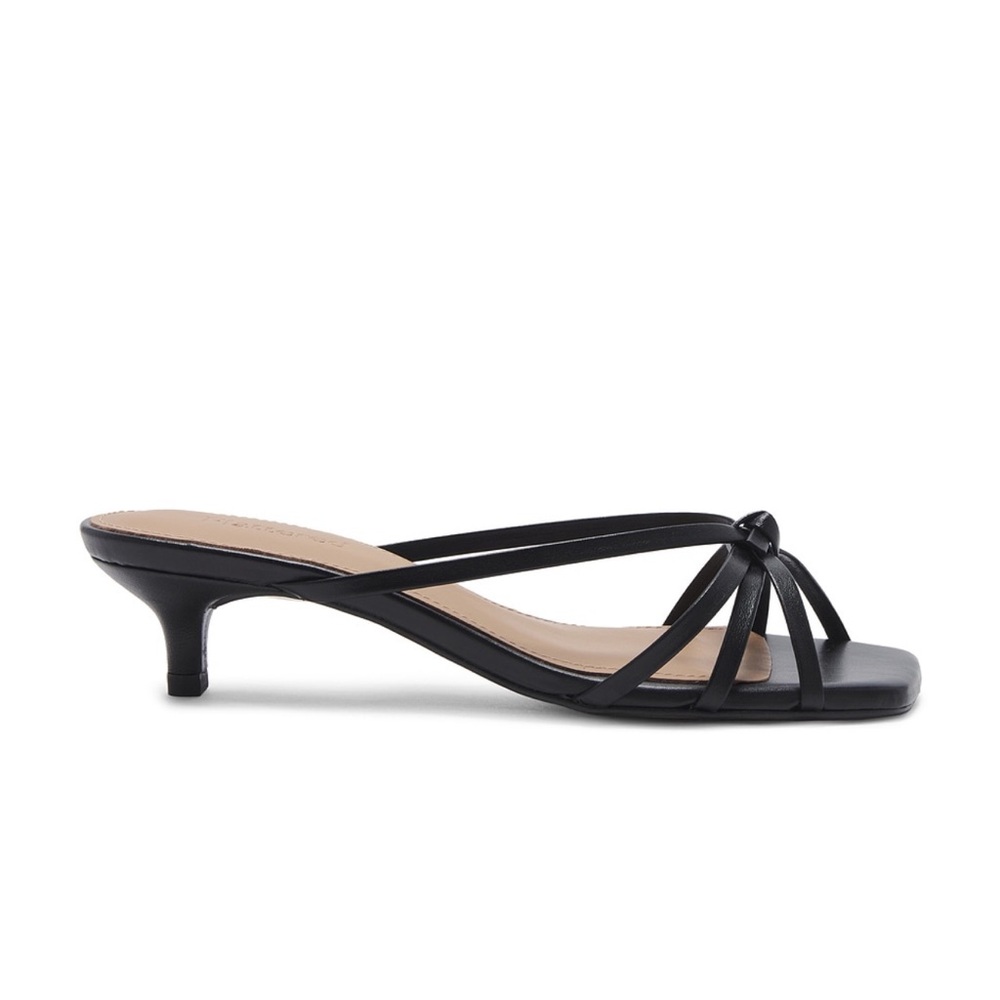 NWT FLATTERED EUNISA STRAPPY KITTEN HEELS BLACK (Size 40)